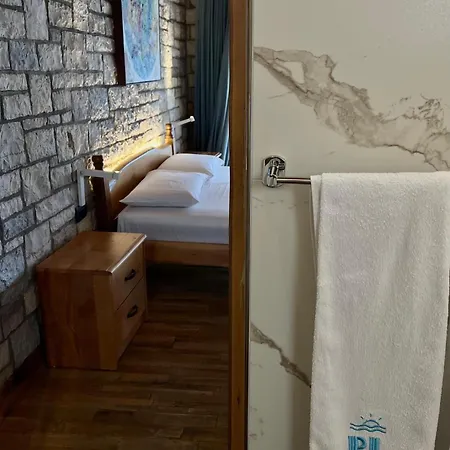 Palermiti Luxury * Himare