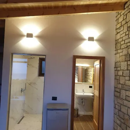 Palermiti Luxury * Himare