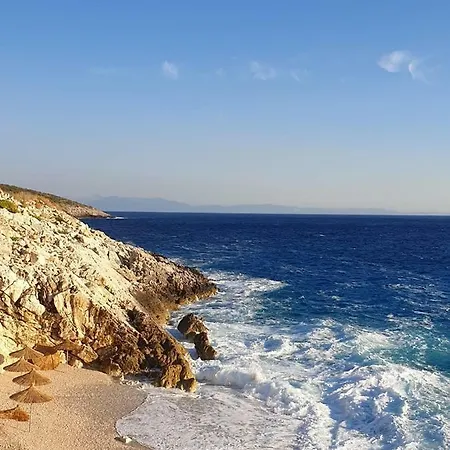 Palermiti Luxury Lodge Himare
